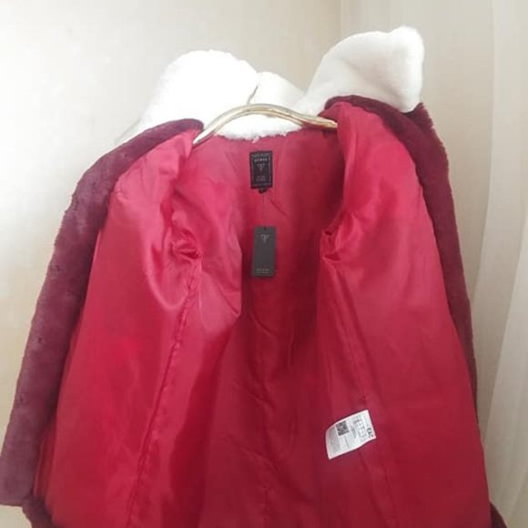 GUESS FAUX FUR COAT - Picture 4 of 5